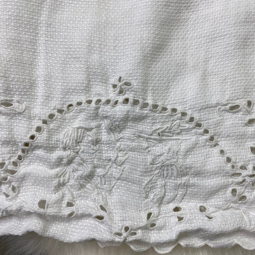 Vintage Pair of Embroidered Men w/ Hat Table Runners 17" X 25.5" - Picture 9 of 11